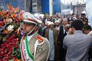 بازدید استاندار همدان و هیئت همراه از غرفه دامپزشكی در نمایشگاه جلوه های تلاش و خدمت