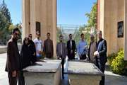 حضور مدیرکل و کارکنان اداره کل دامپزشکی استان همدان در گلزار شهدا و غبار روبی مزار مطهر شهدا به مناسبت گرامیداشت هفته دفاع مقدس
