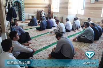 برگزاری کلاس قرائت قرآن و تصیح قرائت نماز در ماه مبارک رمضان