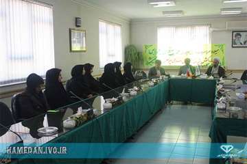 تجلیل از بانوان در سالروز ولادت حضرت زهرا  و روز زن در دامپزشکی  استان همدان