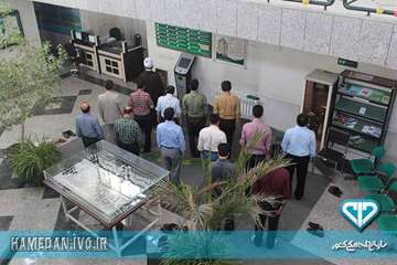 برپایی نماز جماعت در اداره کل دامپزشکی استان همدان