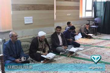 برگزاری جلسه قرائت قران در ماه مبارک رمضان