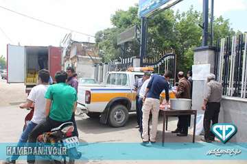 پخش شربت درمراسم بزرگداشت رحلت امام خمینی