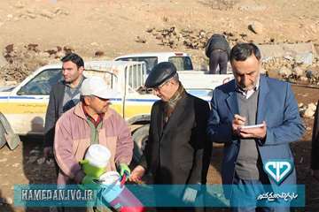 بازدید مدیرکل دامپزشکی و ئیس سازمان برنامه و بودجه استان همدان از فعالیت های اکیپ های واکسیناسیون دا