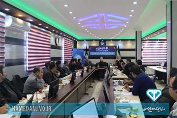 جلسه ستاد پیشگیری و مبارزه با بیماری آنفلوانزای فوق حاد در اداره کل دامپزشکی استان همدان
