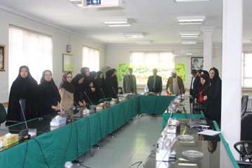 تجلیل از بانوان شاغل در اداره کل دامپزشکی به مناسبت بزرگداشت روز زن