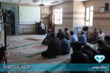 سخنرانی مسئول دفتر نمایندگی ولی فقیه در اداره کل دامپزشکی استان همدان در ماه مبارک رمضان