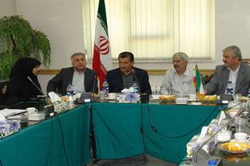 بازديد دكتر دستور از اداره كل دامپزشكي استان همدان