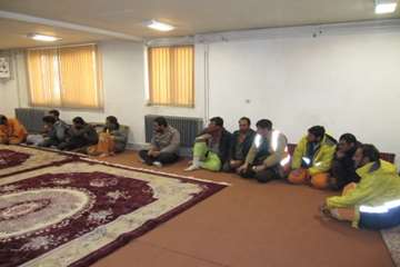 کلاس آموزشی برای کارکنان شهرداری در خصوص بیماری آنفلوانزا پرندگان