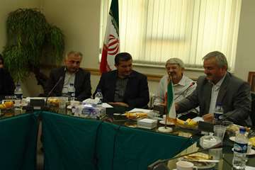 بازديد دكتر دستور از اداره كل دامپزشكي استان همدان