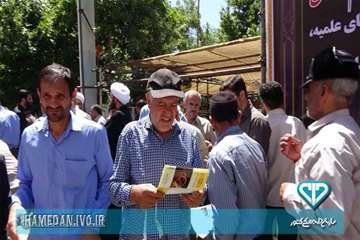 توزیع بروشور های بیماری CCHF در مراسم نمازجمعه همدان