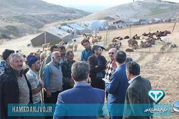 بازدید مدیرکل دامپزشکی و ئیس سازمان برنامه و بودجه استان همدان از فعالیت های اکیپ های واکسیناسیون دا