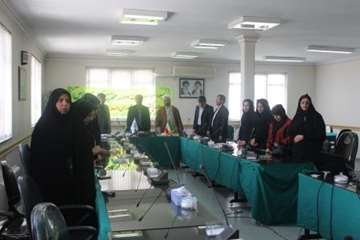 تجلیل از بانوان شاغل در اداره کل دامپزشکی به مناسبت بزرگداشت روز زن