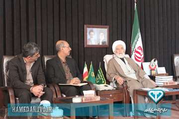 دیدار مدیرکل دامپزشکی استان با نماینده ولی فقیه و امام جمعه همدان