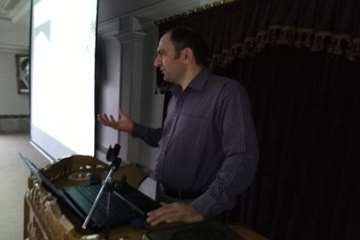 کلاس آموزشی درخصوص بیماری آنفلوآنزای برای نیروهای بسیجی و شهرداری در شهرستان اسدآباد