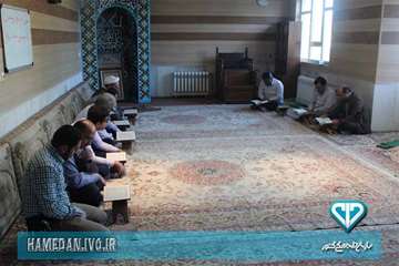 برگزاری کلاس قرائت قرآن و تصیح قرائت نماز در ماه مبارک رمضان