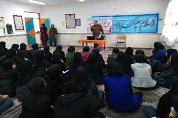 کلاس آموزشی مدارس درخصوص بیماری های مشترک در شهرستان اسدآباد