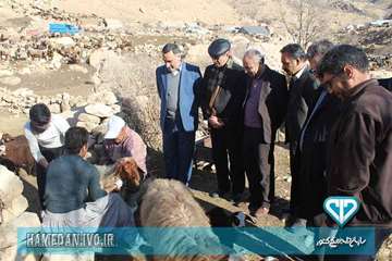 بازدید مدیرکل دامپزشکی و ئیس سازمان برنامه و بودجه استان همدان از فعالیت های اکیپ های واکسیناسیون دا