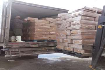 بارگیری پای مرغ کشتارگاه طیور گوشت آوران