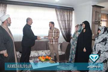 دیدار با خانواده محترم شهدا در دهه مبارک فجر(خانواده شهید همتی)