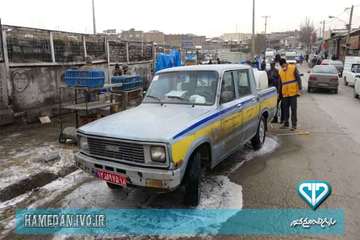 سم پاشی و ضد عفونی بازار پرندگان شهرستان همدان و توزیع بروشور های بیماری آنفلوانزا