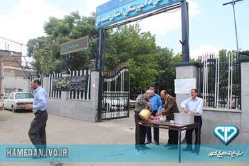 پخش شربت درمراسم بزرگداشت رحلت امام خمینی