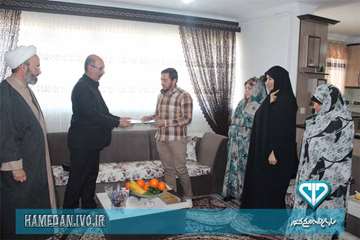 دیدار با خانواده محترم شهدا در دهه مبارک فجر(خانواده شهید همتی)