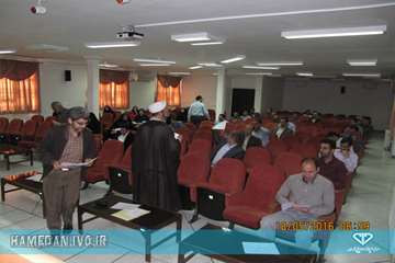 برگزاری دوره های عقیدتی توسط مسئول دفتر نمایندگی ولی فقیه اداره کل دامپزشکی استان همدان