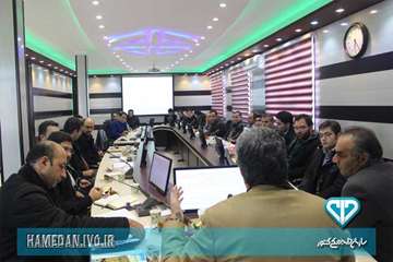 جلسه ستاد پیشگیری و مبارزه با بیماری آنفلوانزای فوق حاد در اداره کل دامپزشکی استان همدان